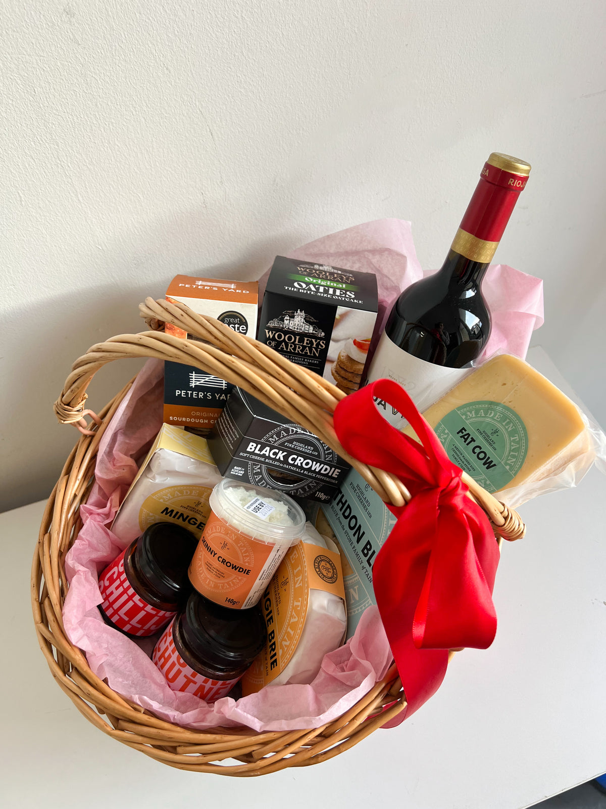 Large Cheese and Wine Hamper - x6 Cheeses