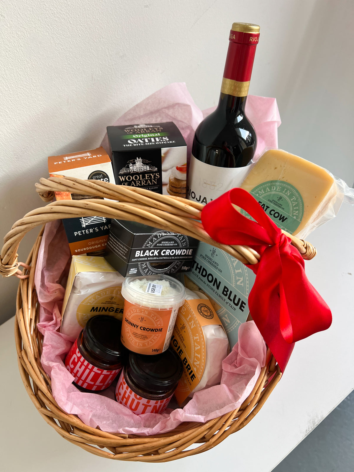 Large Cheese and Wine Hamper - x6 Cheeses