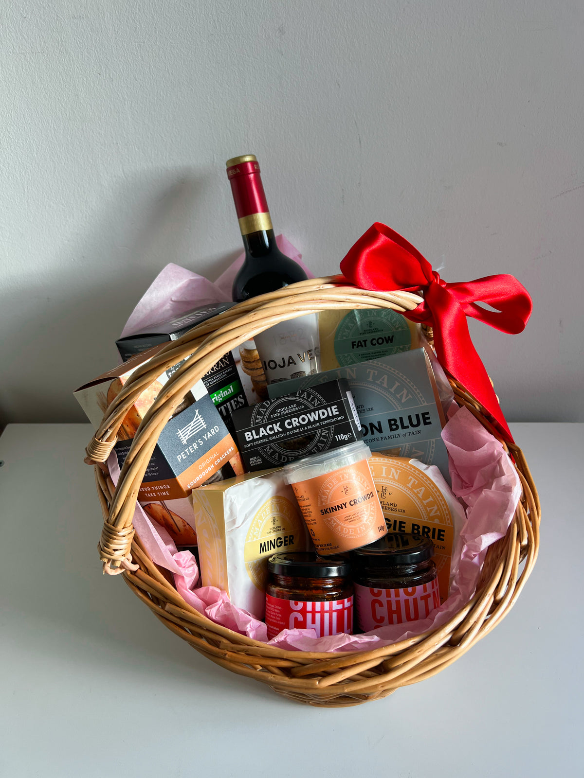 Large Cheese and Wine Hamper - x6 Cheeses